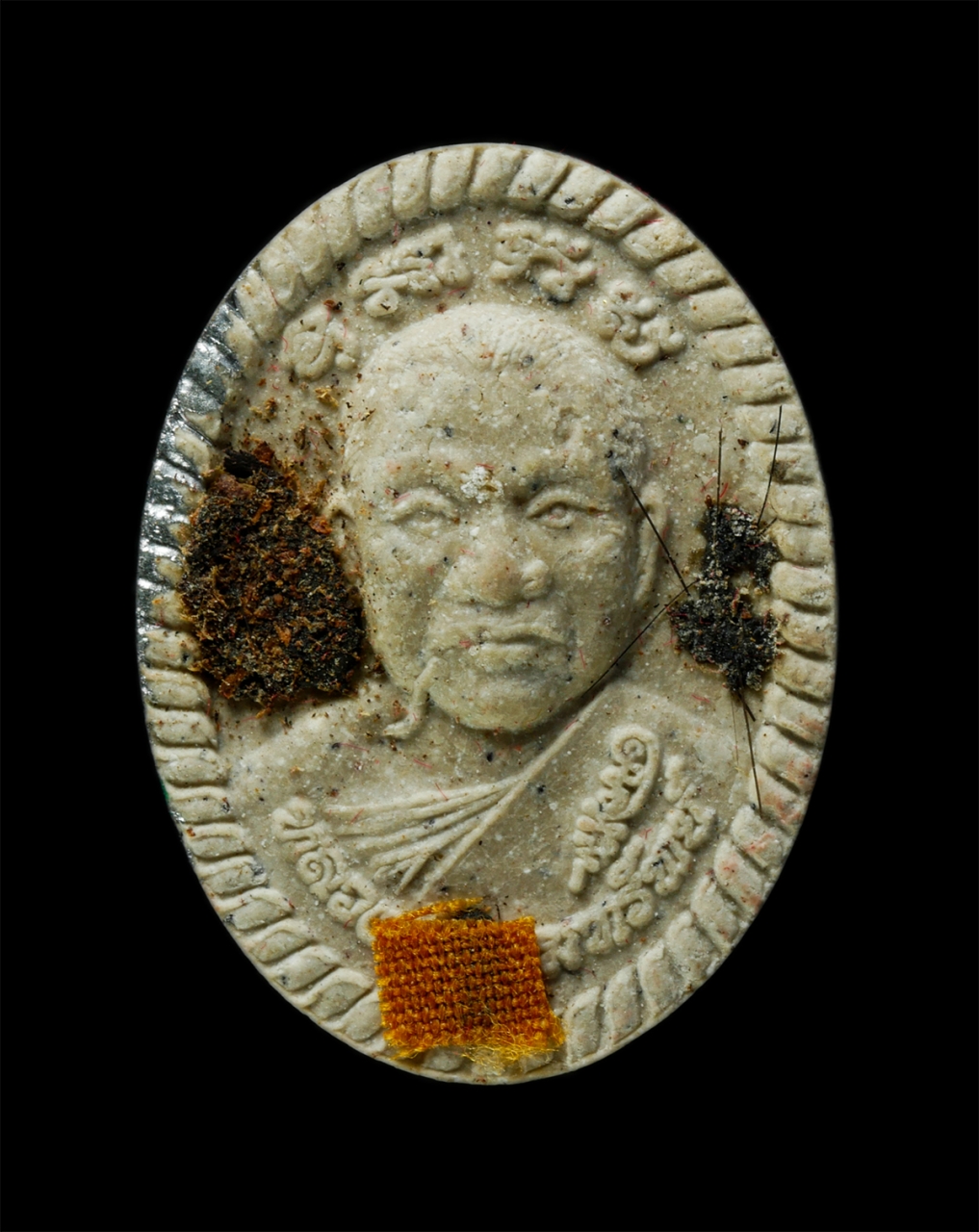 21May25 (89)ap.jpg - พระผงดวงอุดมทรัพย์ รุ่นแรก หลวงปู่อุดมทรัพย์ สิริคุตโต วัดเวฬุวัน อ.พยุห์ จ.ศรีสะเกษ เสาร์ 5 ปี2563 เนื้อผงพุทธคุณ ผงว่าน ติดสีฝึ้งชันโรง ติดเกศา จีวร [..] | https://kamulet.in.th